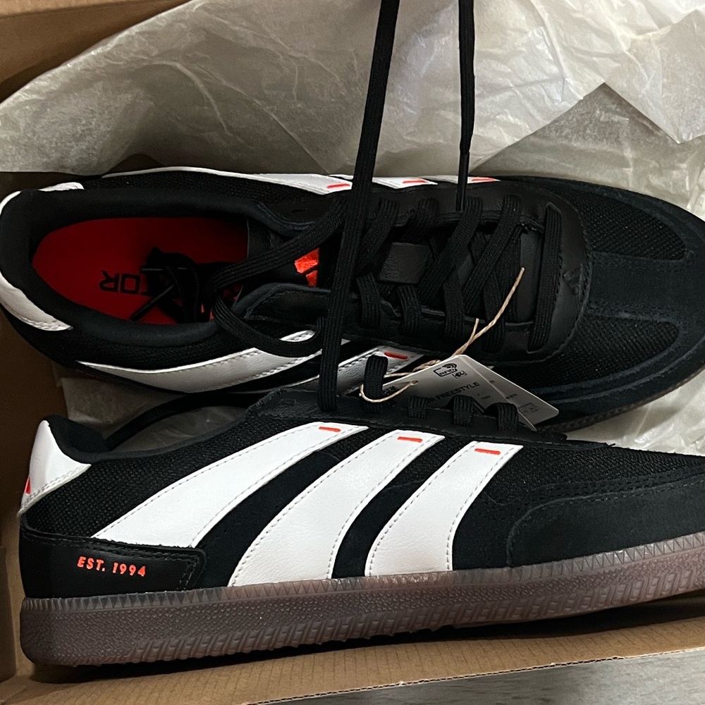 ADIDAS PREDATOR FREESTYLE INDOOR BOOTS - Picture 6 of 7